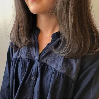 ミディアム カラー 尾籠 美幸 （オゴモリ ミユキ）のヘアスタイル