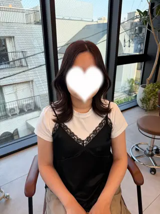 ミディアム おかの まひろのヘアスタイル