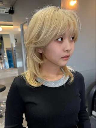 ミディアム レイヤーカット\ウル フ　chinatsuのヘアスタイル