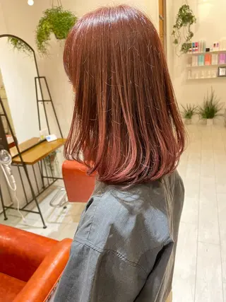 カラー NISHI （ニシ）のヘアスタイル