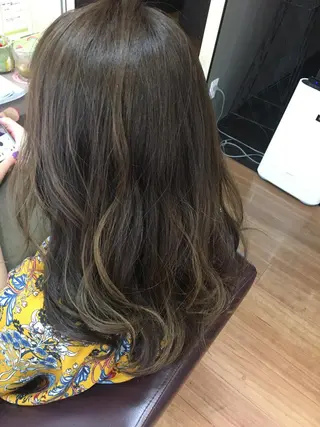 ロング カラー 佐川 絢のヘアスタイル