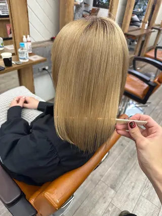 ミディアム KEIGO/ ベージュカラーのヘアスタイル