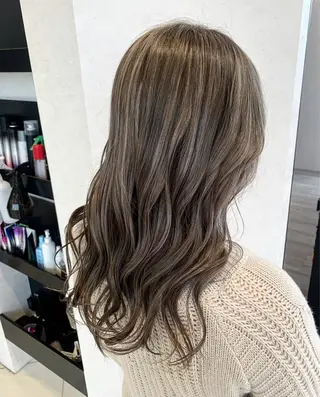 セミロング 上村 菜月のヘアスタイル