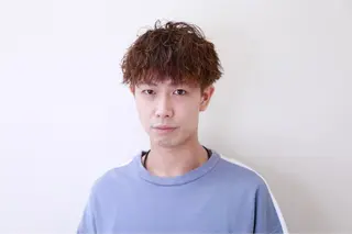 ショート パーマ メンズ 石倉 真のヘアスタイル