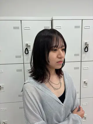 ミディアム カラー 抜け感レイヤー︴ ニュアンスカラーのヘアスタイル