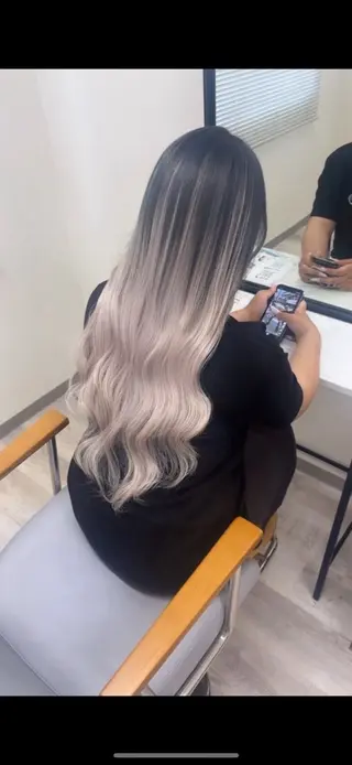 ロング uiki シールエクステのヘアスタイル