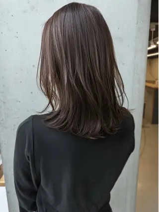 セミロング 松谷 圭のヘアスタイル