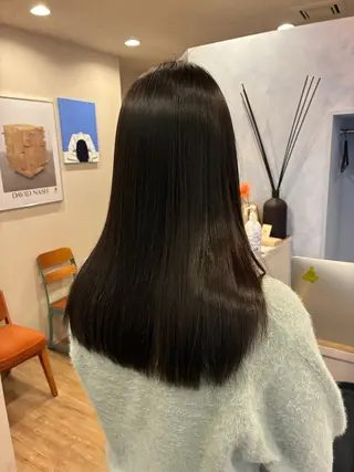 ロング ケアストレート ハナシロミサキのヘアスタイル