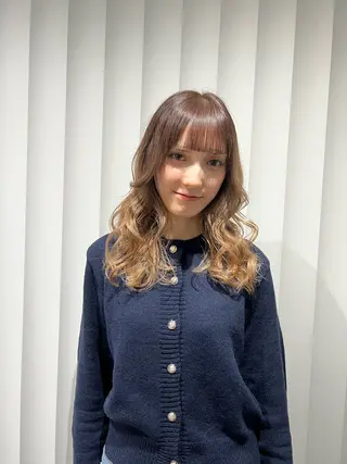 セミロング カラー 山本 麗のヘアスタイル
