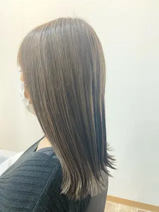 セミロング ＳＨＩ ＺＵのヘアスタイル