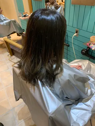 セミロング カラー 🫧美髪矯正🫧透明 感カラー🫧チサトのヘアスタイル