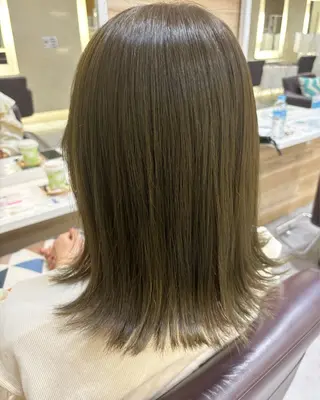 セミロング カラー 長岡 明音のヘアスタイル