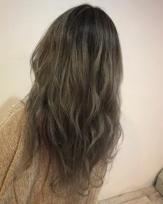 ロング カラー 白井 つづりのヘアスタイル