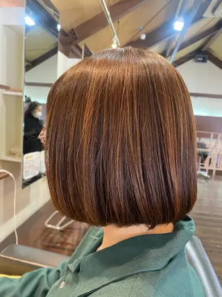 ミディアム カラー 横野 朱音のヘアスタイル