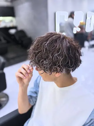 カラー パーマ メンズ 山田 瑛司のヘアスタイル