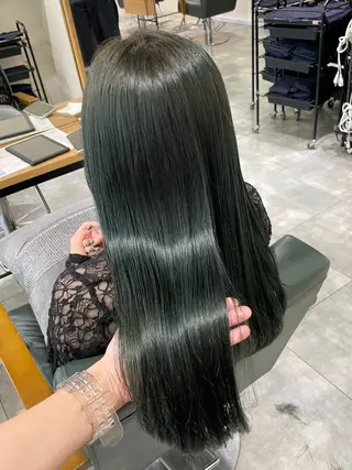 ロング 内田 真里奈のヘアスタイル