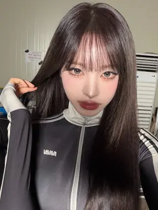 ロング カラー ラベンダー💜 グレージュ🩶のヘアスタイル