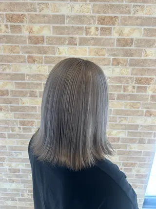 カラー 有村 実佑のヘアスタイル