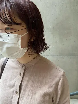 ショート なつめ🐶ショート ベージュカラーのヘアスタイル