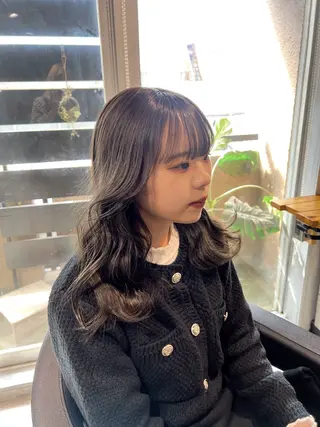 セミロング カラー NANAMI🩵 大人可愛い韓国ヘアのヘアスタイル
