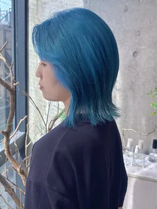 ミディアム カラー 井上 唯のヘアスタイル
