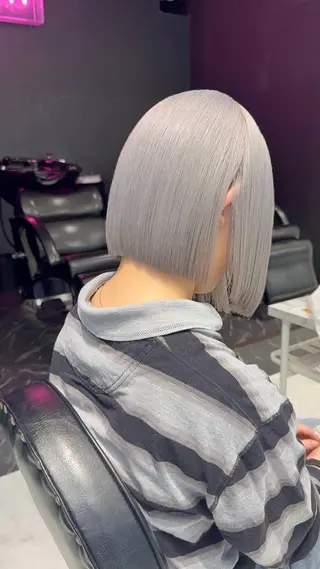 ショート カラー 【縮毛矯正ブリーチ】 MANATO🌈のヘアスタイル