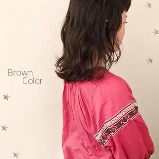 ミディアム カラー 市川 千夏のヘアスタイル