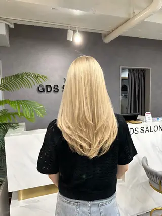 ロング 韓国風 白髪ぼかし NAOTOのヘアスタイル