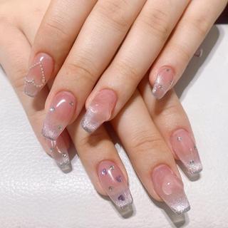 ネイル Queens テイのネイルデザイン