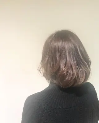 ショート カラー 秋田 亜由美のヘアスタイル
