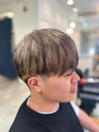 カラー メンズ 立川 芽依のヘアスタイル