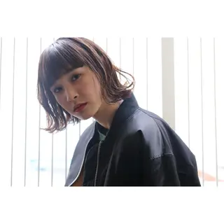 ミディアム レイヤーカット ベージュカラー/小島のヘアスタイル