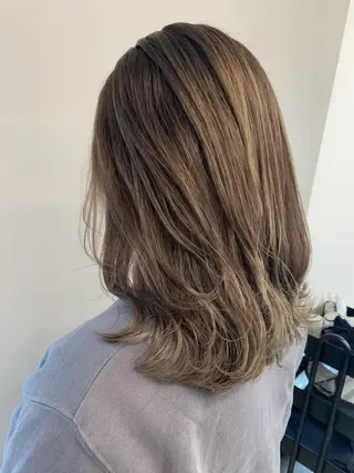 ミディアム カラー theF___ yukoのヘアスタイル