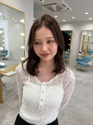 ミディアム 坂田 奈菜子のヘアスタイル