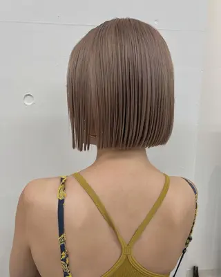 ミディアム ami /酸性 ストレート/カラーのヘアスタイル