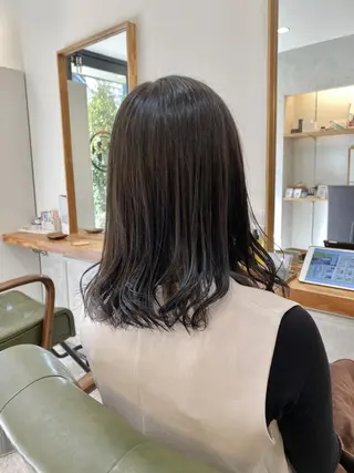 セミロング カラー エイトウメダ 店長 稲尾友則のヘアスタイル