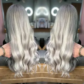 ヘアアレンジ ANDY💫 KANONのネイルデザイン