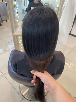 ロング 透明感color吉田 沙羅のヘアスタイル
