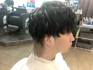カラー メンズ メンズ レイヤー ウルフ 弓木啓輔のヘアスタイル