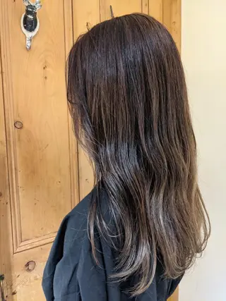 ロング カラー マエハラ ナナのヘアスタイル