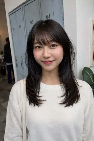 セミロング カラー 韓国レイヤー⋆౨ৎﾟ 透カラー🩶／ユウキのヘアスタイル