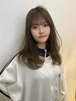 セミロング 'AXIS cocoroのヘアスタイル