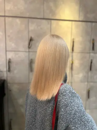 セミロング カラー 🎀ハイトーン・艶 カラー HANA🎀のヘアスタイル