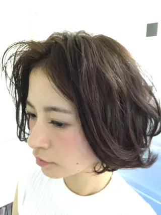 ショート ミディアム レイヤーカット　小山 悠のヘアスタイル