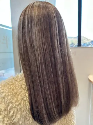 ロング LAULEA Renのヘアスタイル