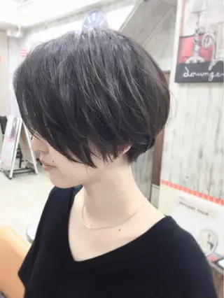 ショート カラー 鈴木 悠のヘアスタイル
