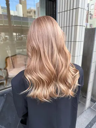 セミロング カラー mellowman 【メロウマン】のヘアスタイル