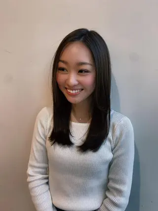 セミロング 美髪矯正透明感カラー 江川 和輝のヘアスタイル