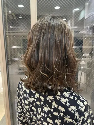 ミディアム 宮澤 美幸のヘアスタイル