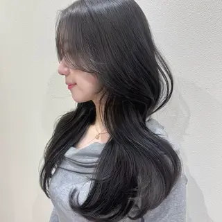 ロング カラー CHAINON CENTREのヘアスタイル